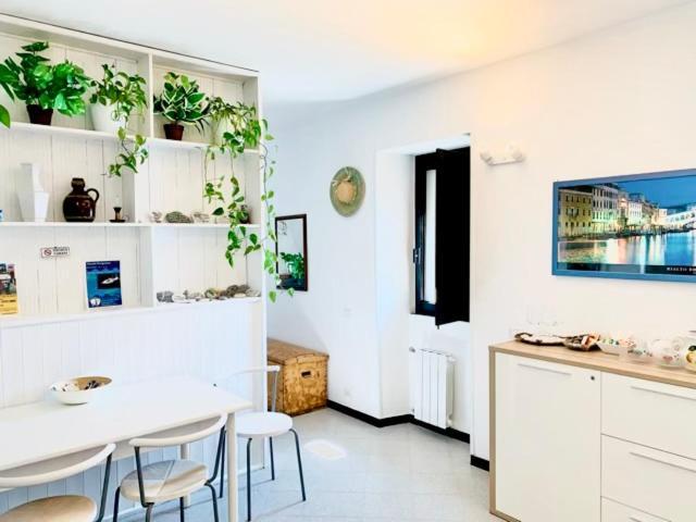 La Marina Tower Apartment With Private Sea View Terrace Vernazza Ngoại thất bức ảnh